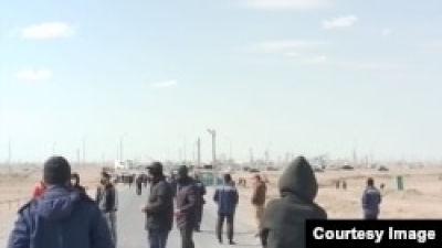 В Жетыбае протестующие жители села записали видеообращение к властям, просят остановить гонения