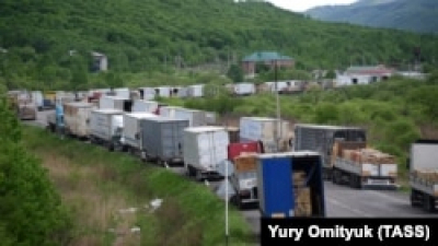 Центральная Азия помогает России воевать в Украине, отправляя ей китайские грузовики?