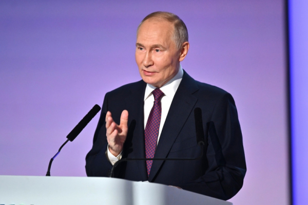 &laquo;Вернуть в историческое русло&raquo;: Путин объяснил военным ВМФ цели СВО на Донбассе