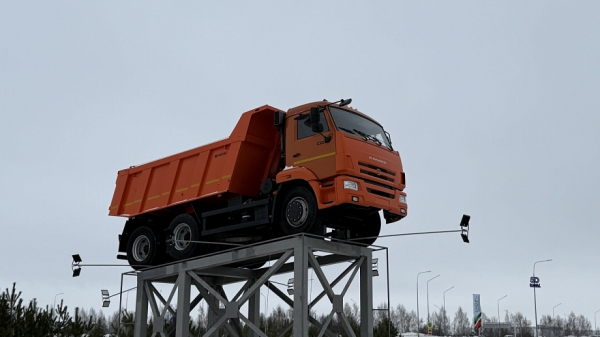 На кольце у &laquo;Омеги&raquo; на пьедестал поднимут КАМАЗ