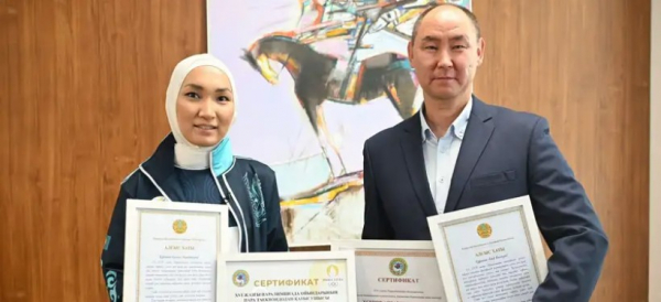Паралимпиада қатысушысына 2 млн теңге мен баспана кілті табысталды