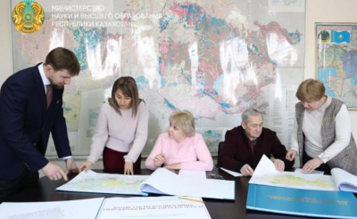 Satbayev University анализирует подземные воды с помощью атласа гидрогеологических карт