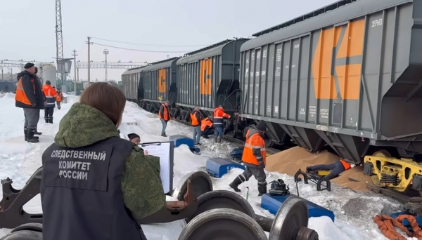 Казандагы Юдино станциясендә рельслардан өч вагон төшкән