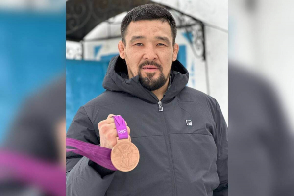 Бронзовый призер Олимпиады побывал в гостях у осужденных в колонии Павлодара