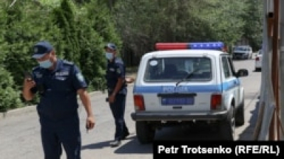 В Алматы на 15 суток арестовали двух активистов, поднимающих тему легализации автомобилей с иностранными номерами