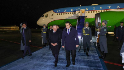 Шавкат Мирзиёев прибыл в Астану