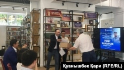 В Алматы объявлены итоги конкурса имени Рахата Мамырбека в области политжурналистики