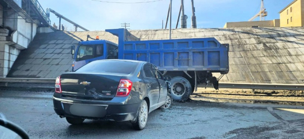 ДТП произошло на кольцевой развязке в Семее