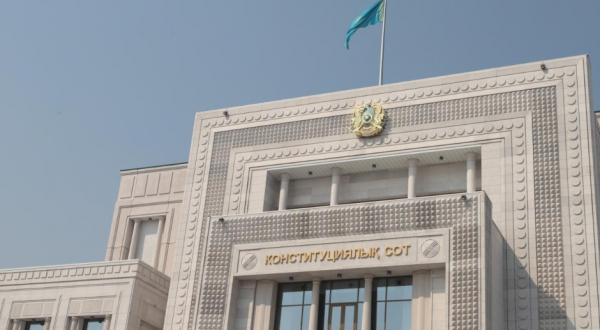 Конституционный Суд уравнял права мужчин и женщин на усыновление