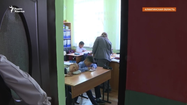 100 детей учатся в пятикомнатном доме. Жители села Орнек просят построить школу