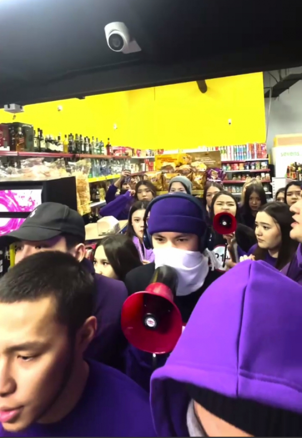 Владелец мини-маркета “KaiMart” устроил травлю молодёжи, выступающую против продажи алкоголя детям