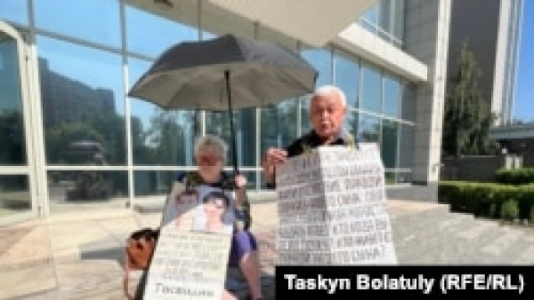 Полиция задержала двух пенсионеров, вышедших на пикет в Усть-Каменогорске