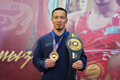 Чемпиона мира по греко-римской борьбе Айдоса Султангали встретили с оркестром