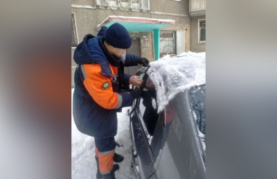 Захлопнувшаяся дверь оставила ребенка в ловушке