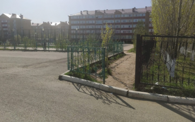 Народный репортер. На тропинке в Парк здоровья нет плитки
