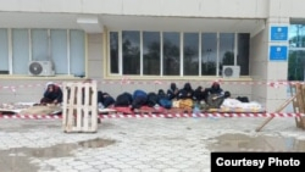 Требующие работу жители Жанаозена объявили голодовку из-за отсутствия решения по их вопросу