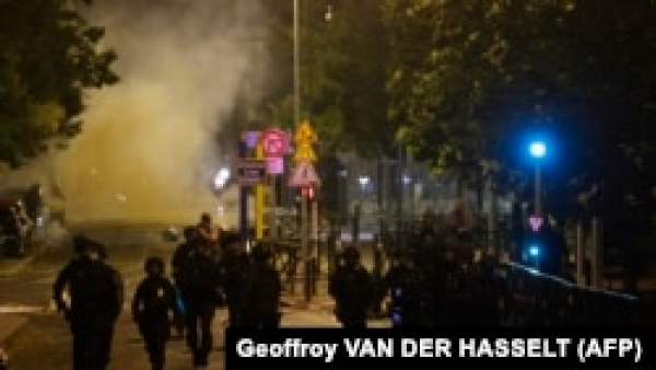 Во Франции вспыхнули беспорядки после убийства подростка полицией