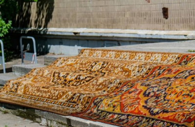 Штраф до 393 тысяч тенге грозит казахстанцам за выбивание ковров на улице