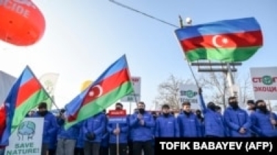 Азербайджан установил КПП в Лачинском коридоре