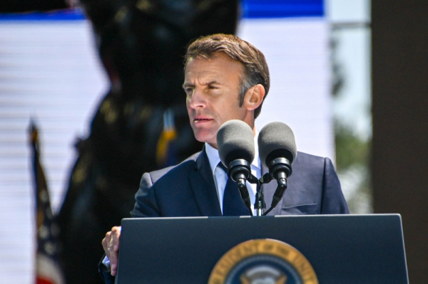 Во Франции высмеяли попытку Макрона действовать по примеру Зеленского