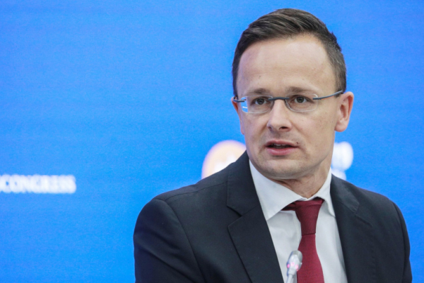 Сийярто пришел в ярость из-за украинской мобилизации в Закарпатье