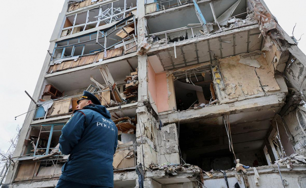 В Севастополе ввели режим ЧС из-за взрыва в жилом доме