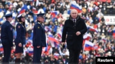 «Власть находится внутри физического тела, вне любых институтов». Царь Путин и его жажда власти
