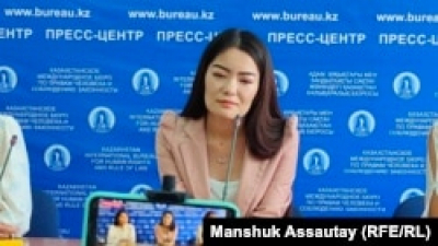 Активистку ДПК Аружан Дуйсебаеву оштрафовали из-за собрания «народного парламента» 1 апреля