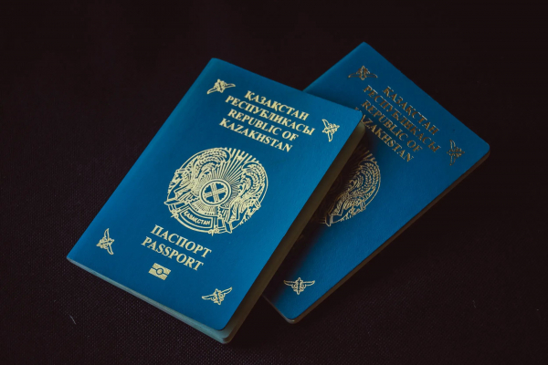 Кто распространяет рекламу о выдаче казахстанских паспортов россиянам