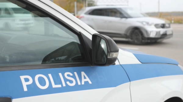 Автомобили с зарубежными номерами проверяют полицейские в СКО