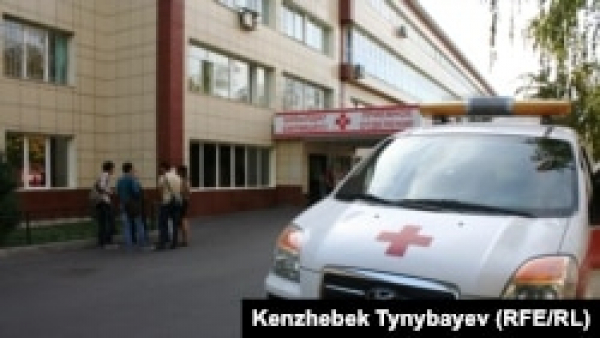 Один человек погиб, более 40 пострадали в результате пожара в многоэтажке в Алматы