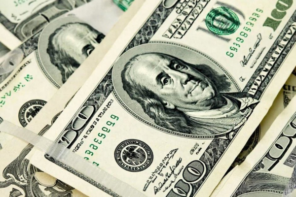 Доллар на внебиржевом рынке опустился до 80,9 рубля