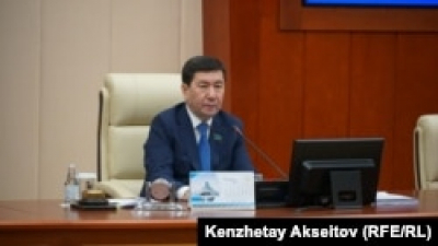 Председатель мажилиса заявил о низком качестве законопроектов
