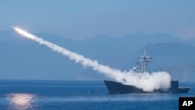Китайские военные в ходе учений отрабатывают удары по Тайваню