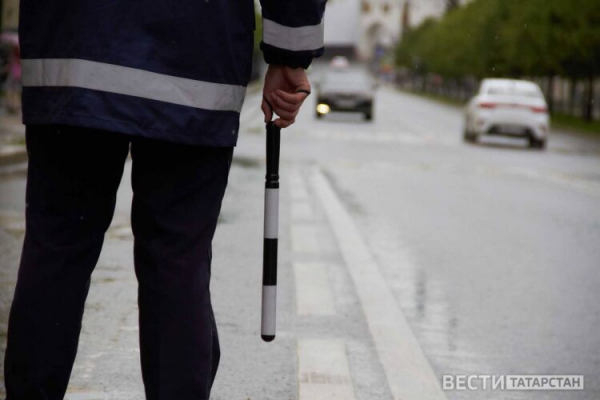 В Казани водителя иномарки привлекли к ответственности за езду по тротуару