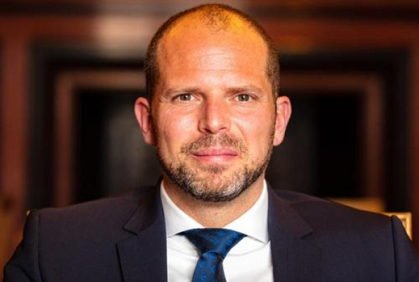 Министр обороны Бельгии: внутри НАТО больше напряженности, чем когда-либо