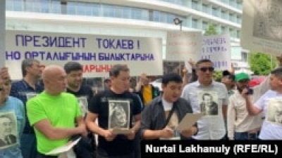 Кинематографисты вышли на митинг в Алматы из-за итогов отбора кинокартин