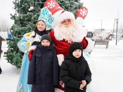 &quot;Да здравствует Новый год&quot;: в жилом массиве в Астане прошёл концерт