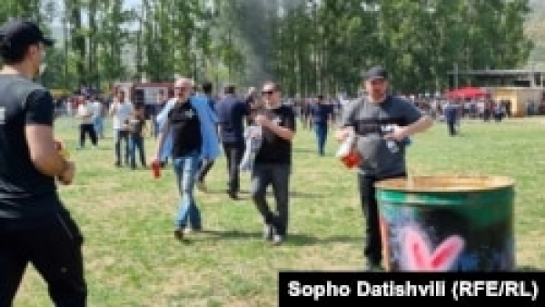 В Грузии религиозные активисты сорвали фестиваль ЛГБТК+