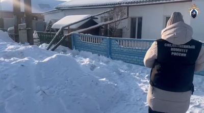 10-летняя девочка погибла, задохнувшись в сугробе возле дома в Красноярском крае