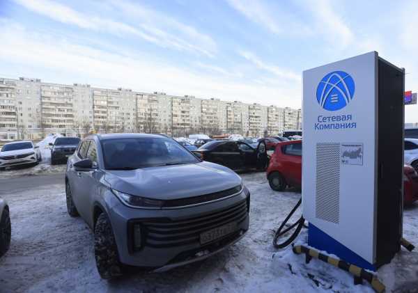 В Казани изменили правила парковочных разрешений для электромобилей