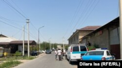 В Жибек Жолы хоронят пятилетнюю девочку, накануне найденную мёртвой в доме в селе