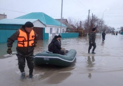 Из-за паводков чрезвычайное положение объявили в одном из районов Атырауской области