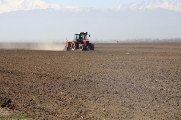 В Ысык-Атинском районе завершается строительство водохранилища "Туз"