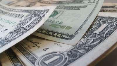 Курс доллара снизился на торгах 13 ноября