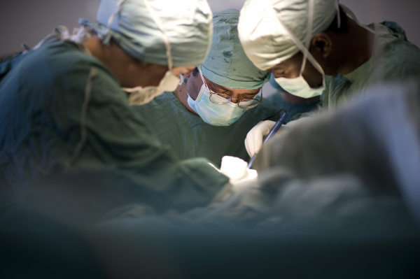 Беседин: врачи проводят уникальные операции бойцам с минно-взрывными травмами