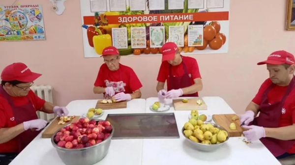 Волонтеры Верхнеуслонского интерната заготовили фруктовые чаи для участников СВО