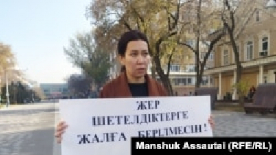Дело о «захвате аэропорта Алматы» во время Кантара: прокурор запросил для обвиняемых сроки от 5 до 11 лет
