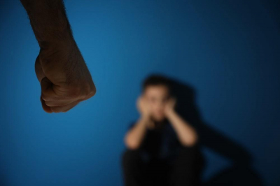 В Алматы местный житель напал на детей в лифте