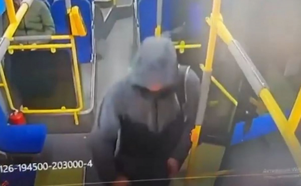 Алматинец пытался увезти похищенный сейф на троллейбусе